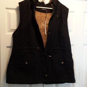 Love Tree Plus sized Black lined sleeveless vest